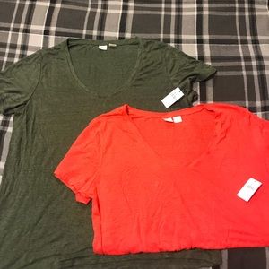2 Gap tops!